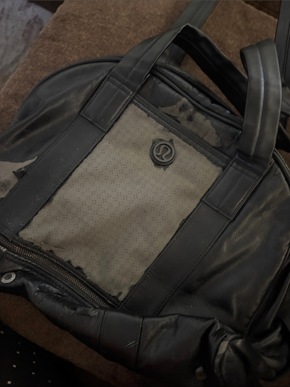 ⚠️ damaged item ⚠️.
Lululemon "Om for One" bowling style bag - Picture 1 of 15